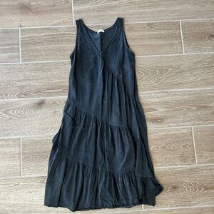 Sleeveless Flowy Black Dress